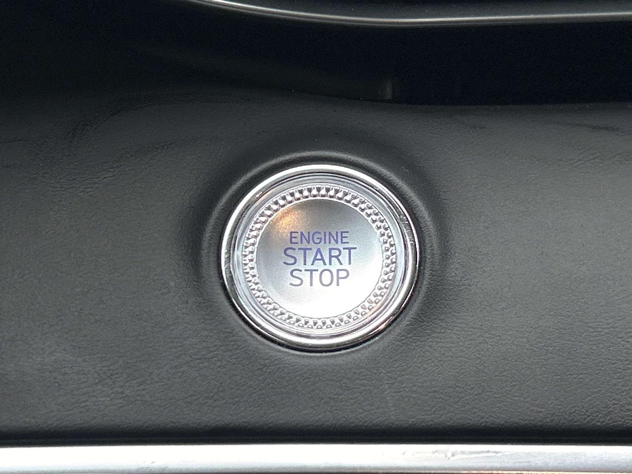 2025 Genesis GV70 2.5 ADVANCED PLUS, PANO,HEADS UP DISPLAY & 360 CAM Photo