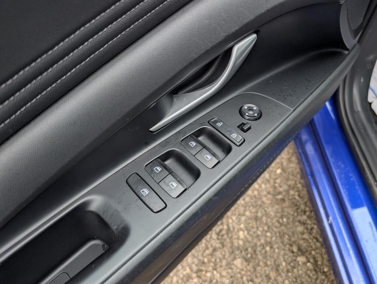 2023 Hyundai Elantra Preferred   CAMERA   HTD SEATS   CARPLAY Photo