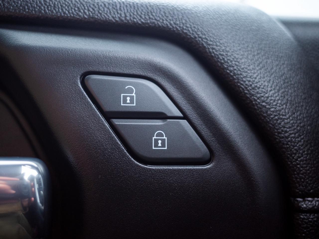 2020 Chevrolet Silverado 1500 RST - Keyless Start   Cloth Seats Photo