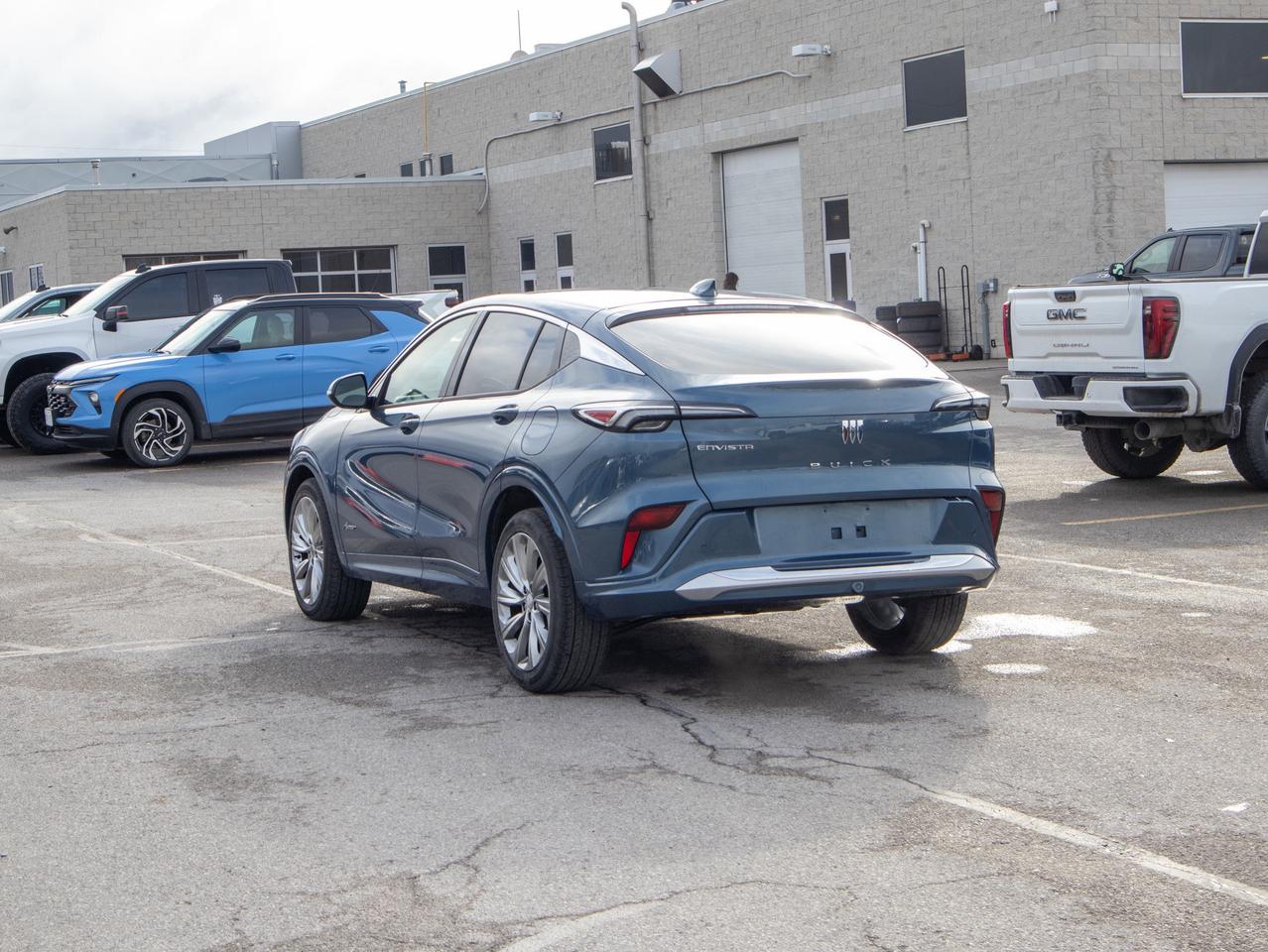 2025 Buick Envista Avenir - Blind Spot Monitor   Power Liftgate Photo