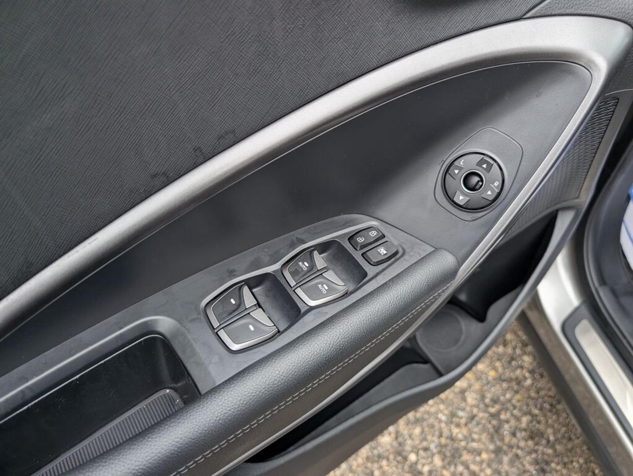 2017 Hyundai Santa Fe Sport Ultimate AWD   NAV   LEATHER   PANOROOF   CAMERA Photo