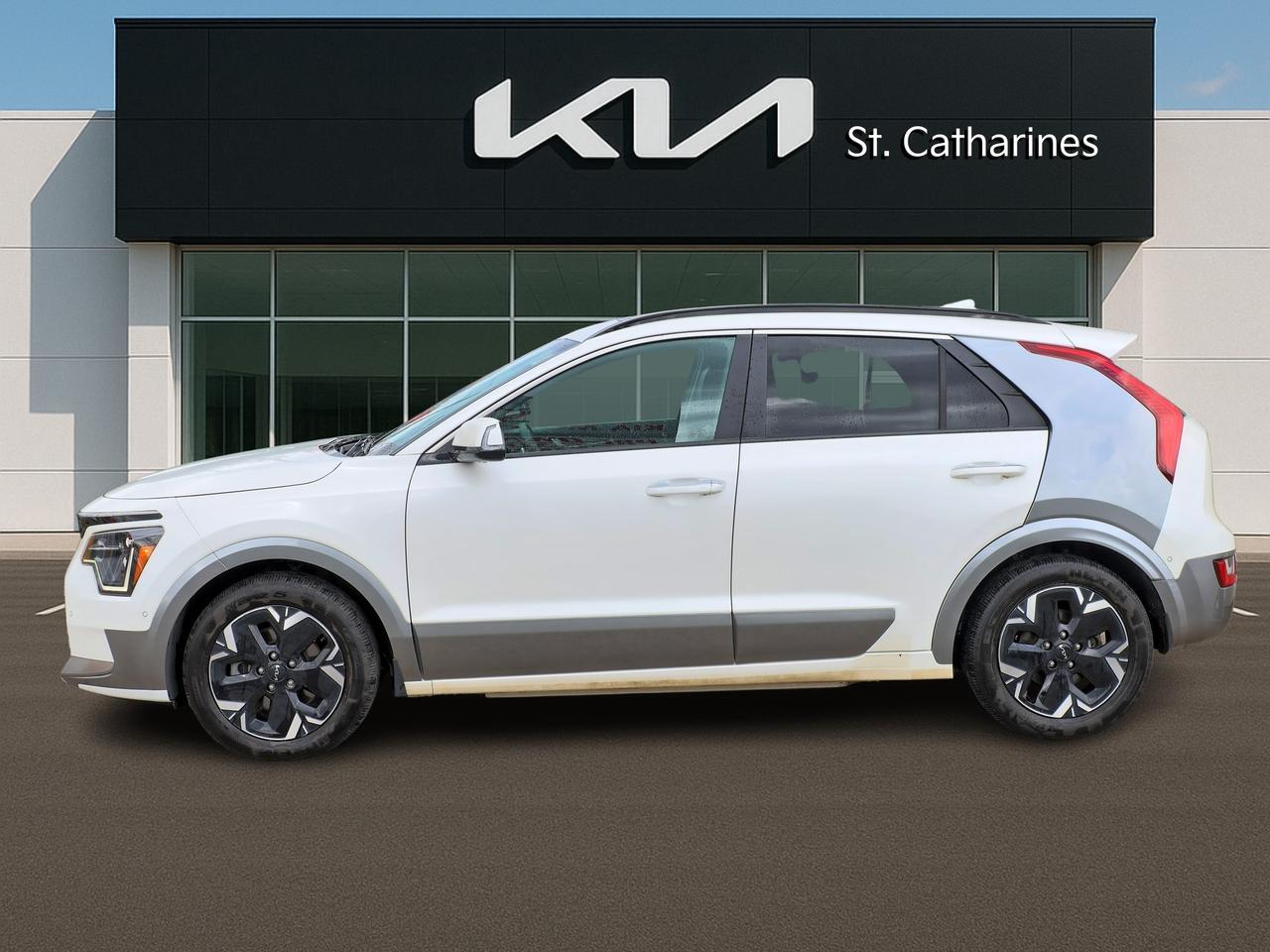2023 Kia Niro EV Limited   Leather   Pwr Liftgate   Premium Sound Photo3