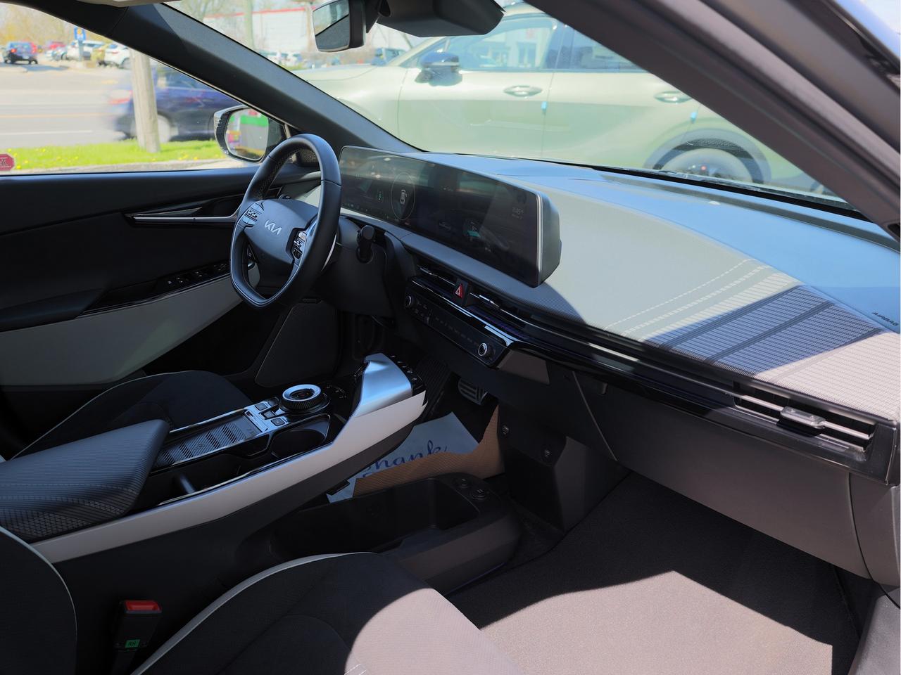 2022 Kia EV6 AWD Long Range w-GT-Line Pkg 2 Photo