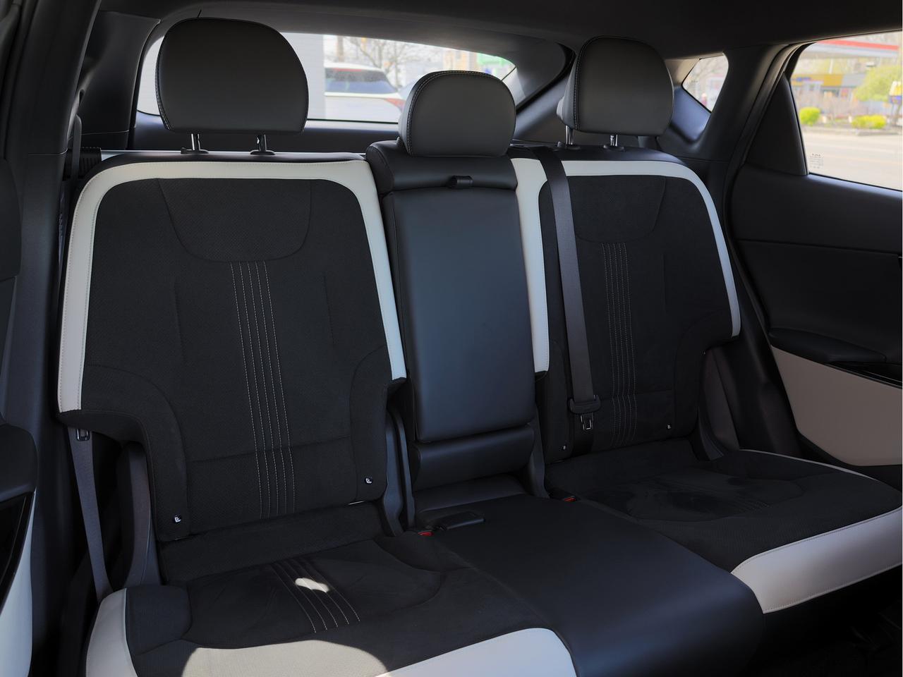 2022 Kia EV6 AWD Long Range w-GT-Line Pkg 2 Photo