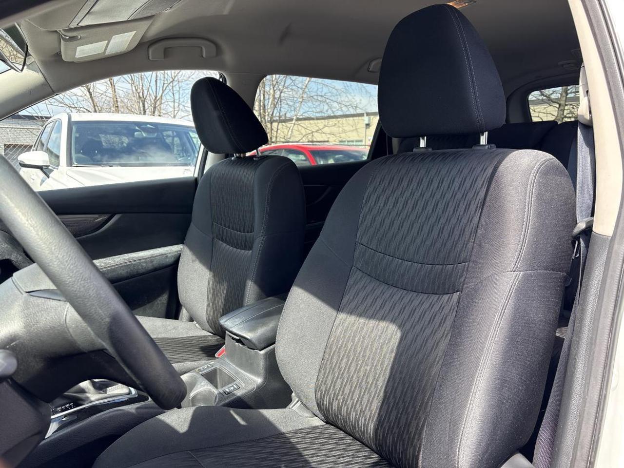 2019 Nissan Rogue SV Photo