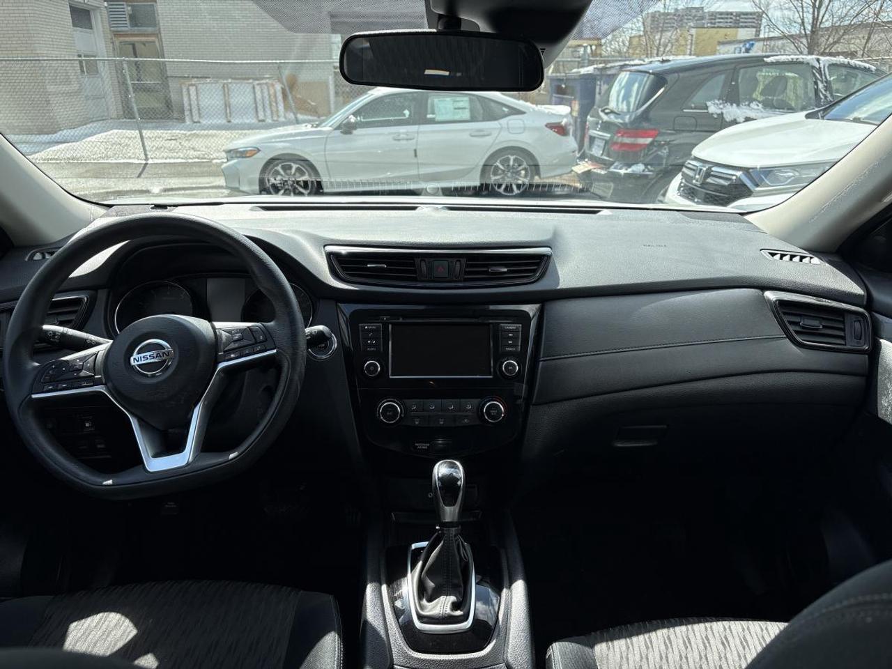 2019 Nissan Rogue SV Photo