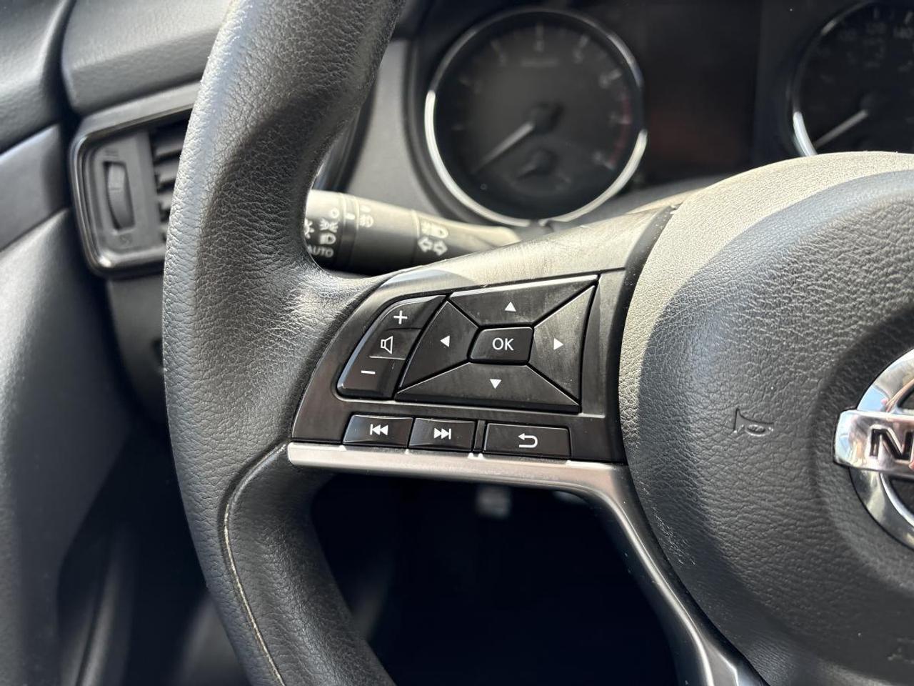 2019 Nissan Rogue SV Photo