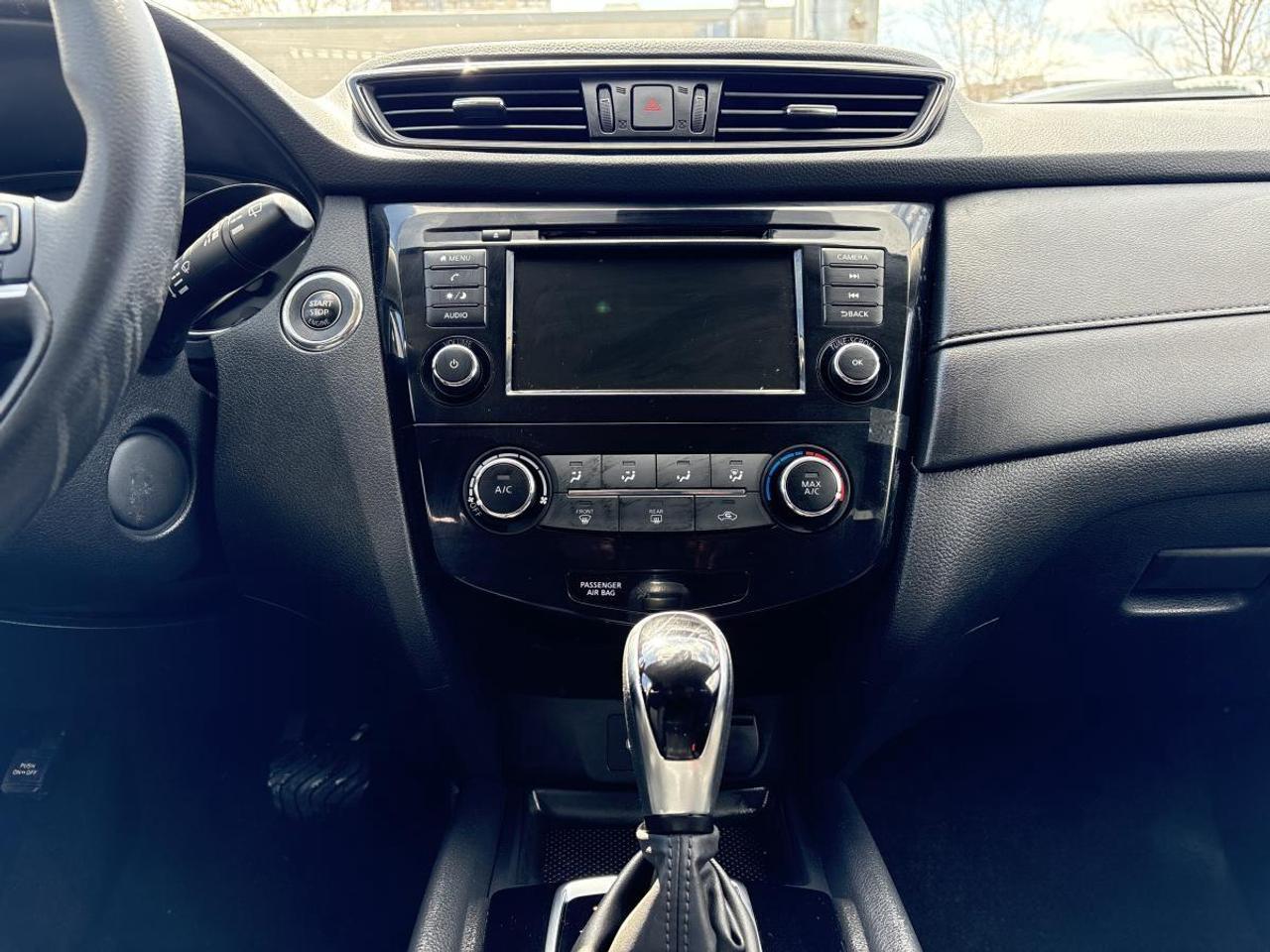 2019 Nissan Rogue SV Photo