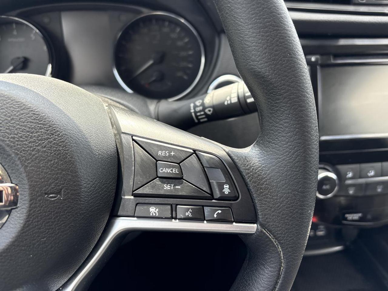 2019 Nissan Rogue SV Photo