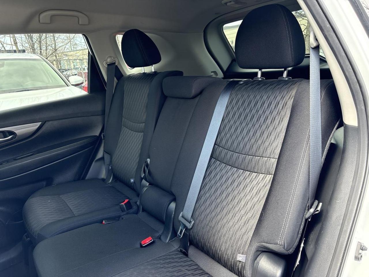 2019 Nissan Rogue SV Photo