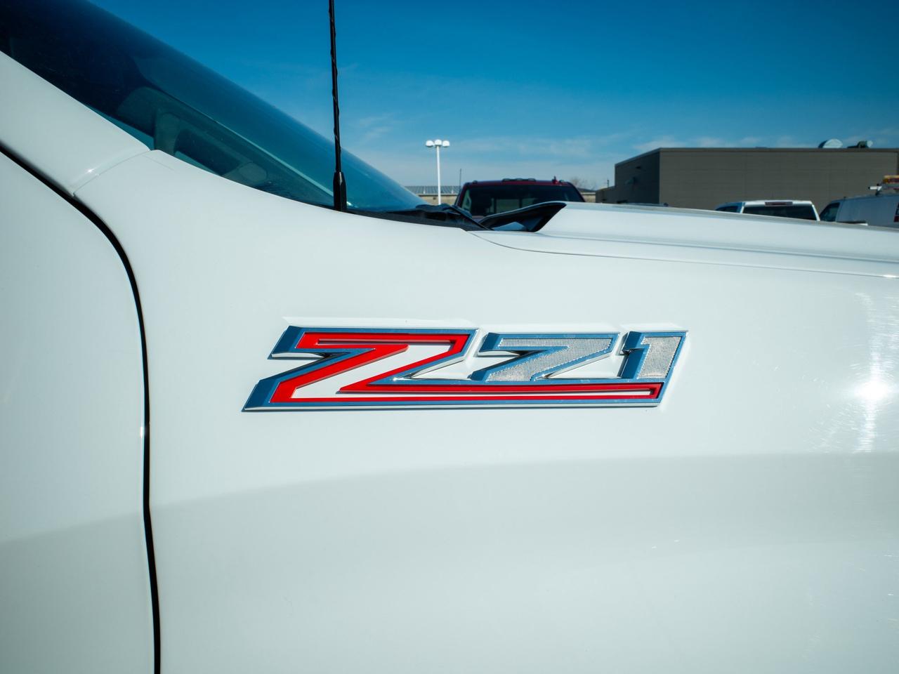 2019 Chevrolet Silverado 1500 RST - Keyless Entry   Tow Hooks Photo