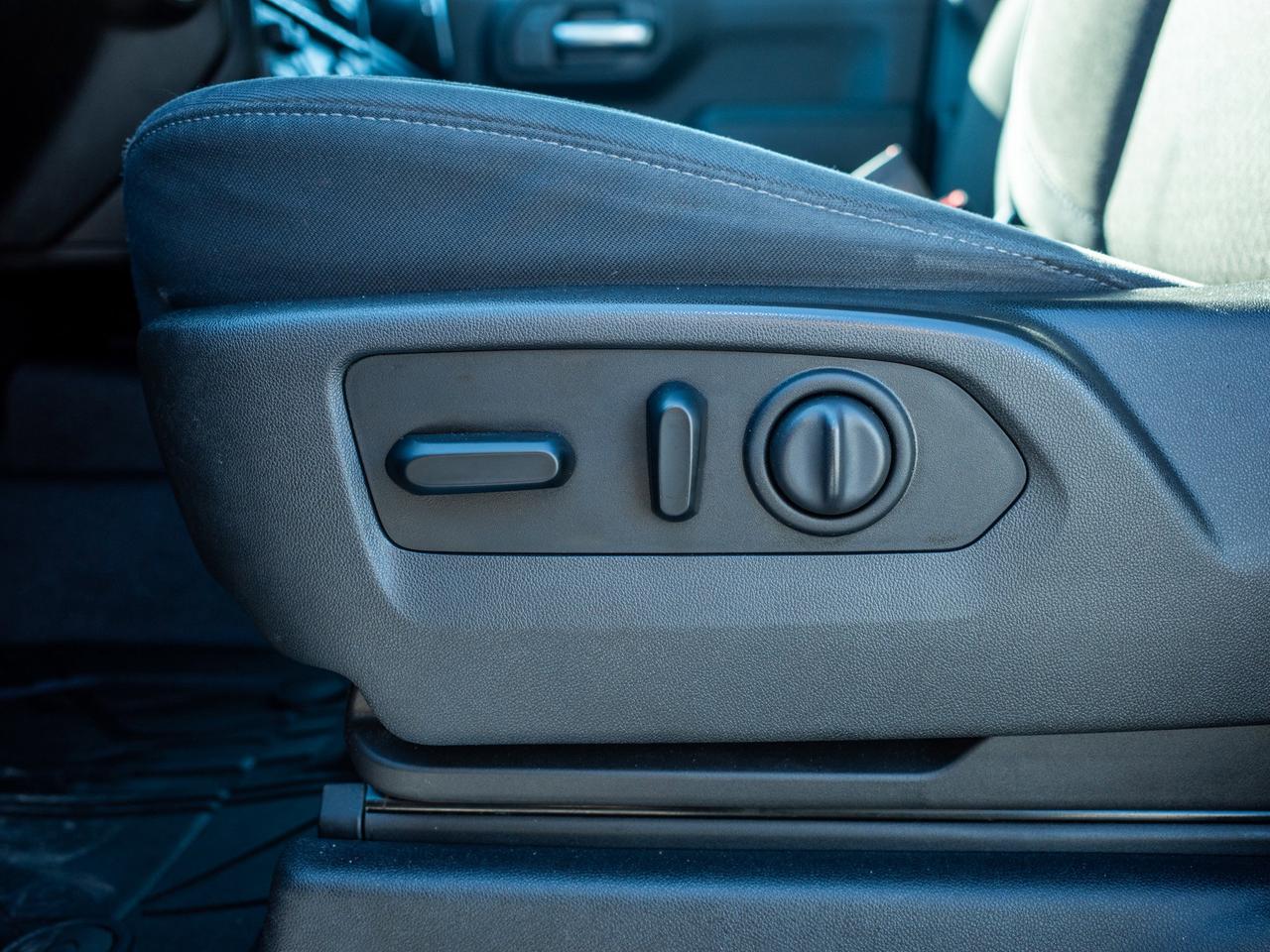 2019 Chevrolet Silverado 1500 RST - Keyless Entry   Tow Hooks Photo