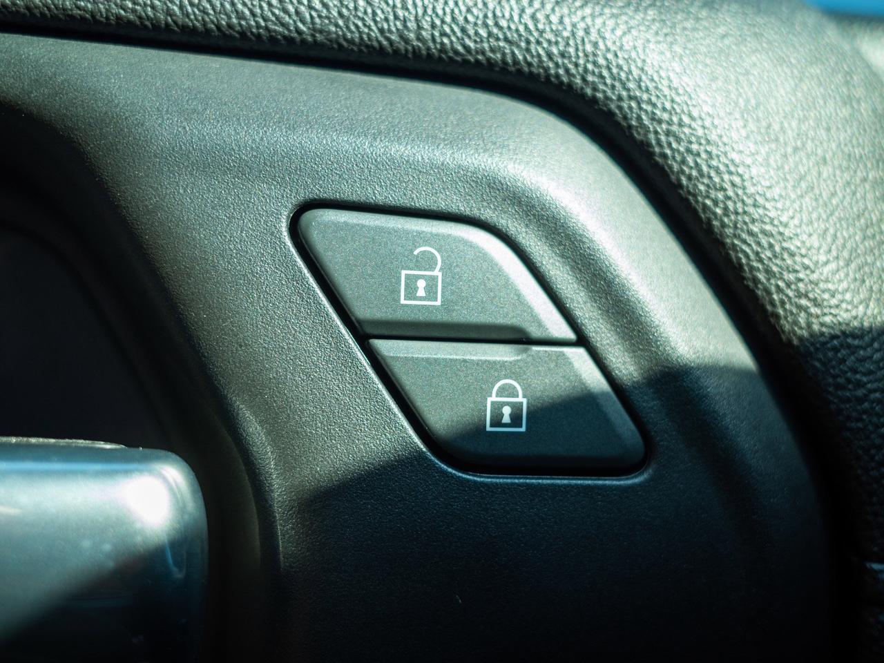 2019 Chevrolet Silverado 1500 RST - Keyless Entry   Tow Hooks Photo
