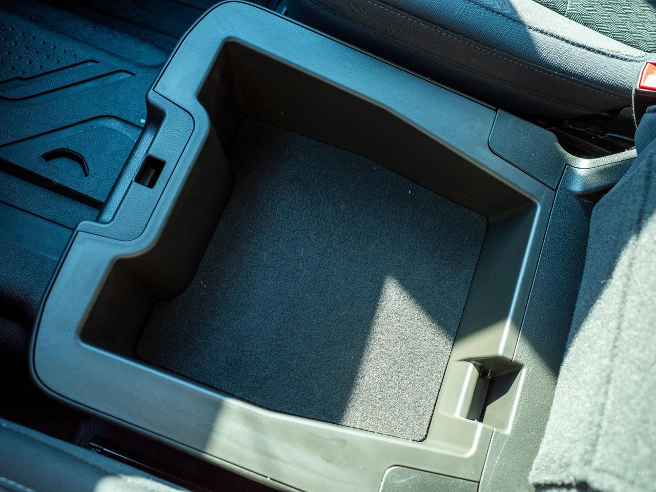 2019 Chevrolet Silverado 1500 RST - Keyless Entry   Tow Hooks Photo