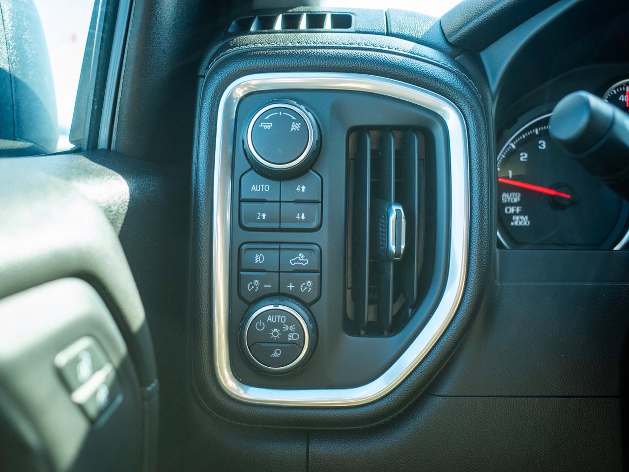 2019 Chevrolet Silverado 1500 RST - Keyless Entry   Tow Hooks Photo