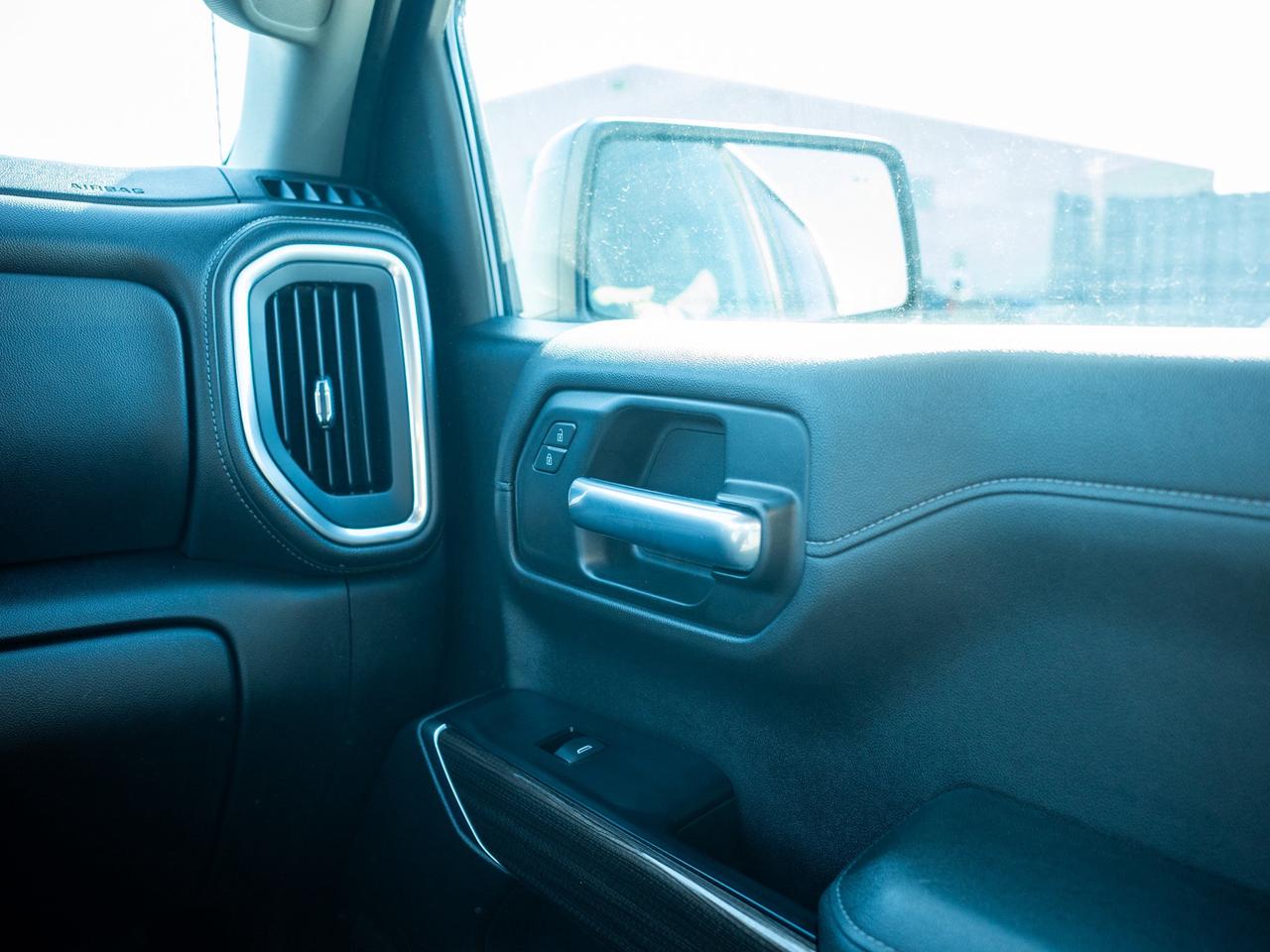 2019 Chevrolet Silverado 1500 RST - Keyless Entry   Tow Hooks Photo