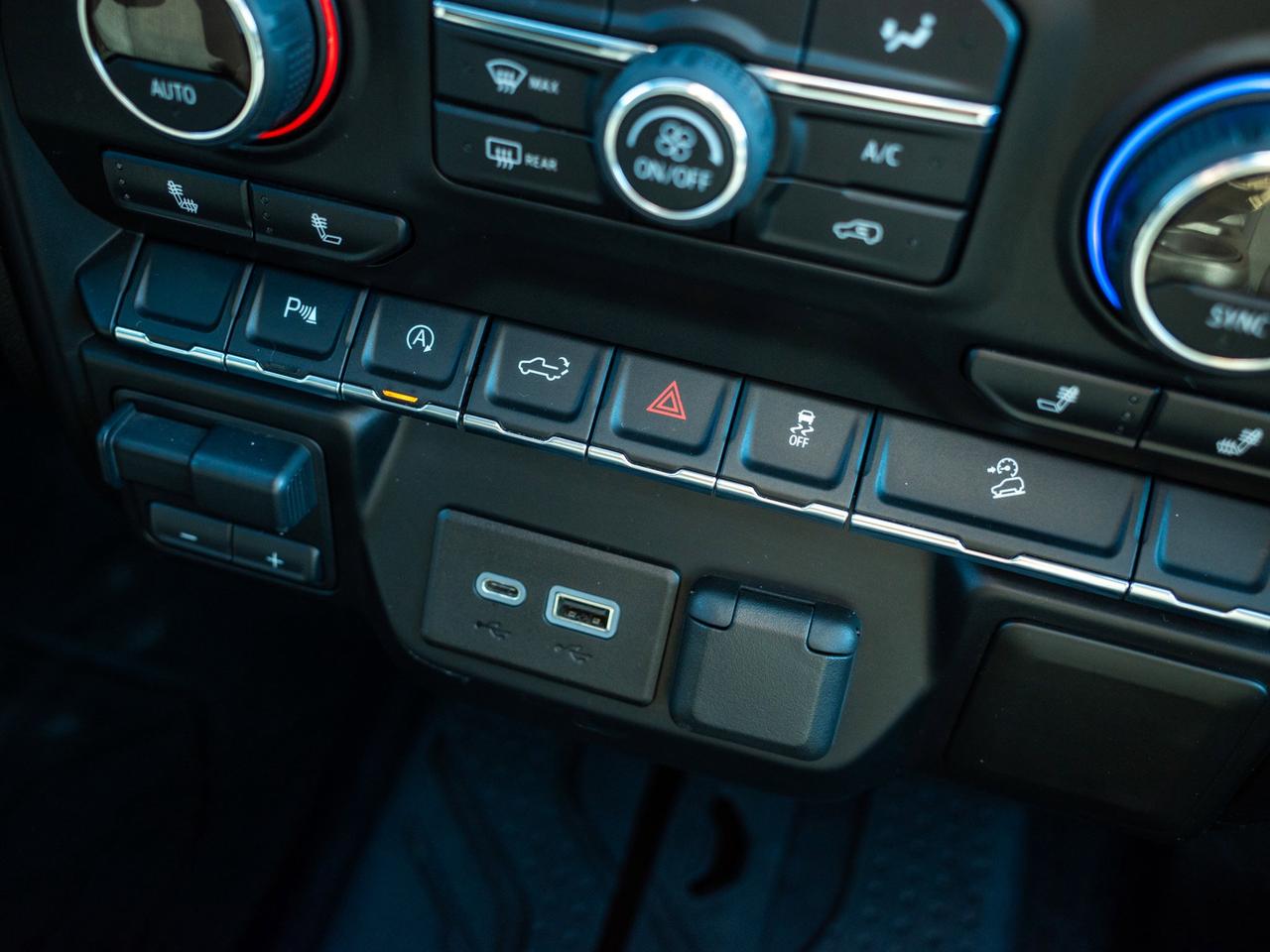 2019 Chevrolet Silverado 1500 RST - Keyless Entry   Tow Hooks Photo