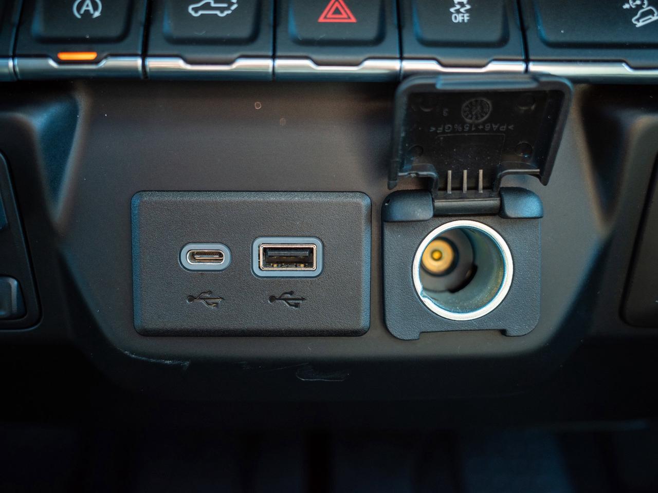 2019 Chevrolet Silverado 1500 RST - Keyless Entry   Tow Hooks Photo