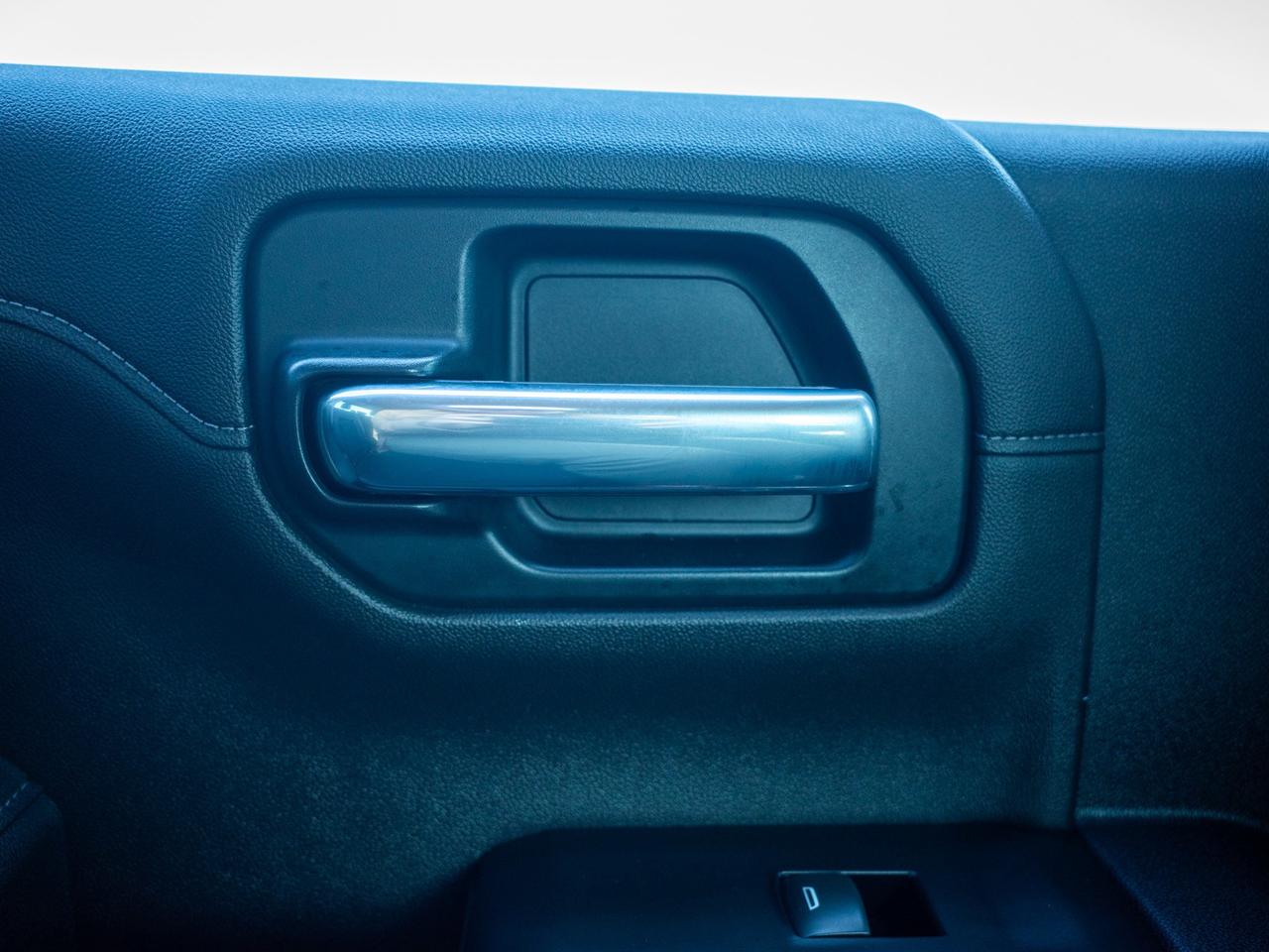 2019 Chevrolet Silverado 1500 RST - Keyless Entry   Tow Hooks Photo