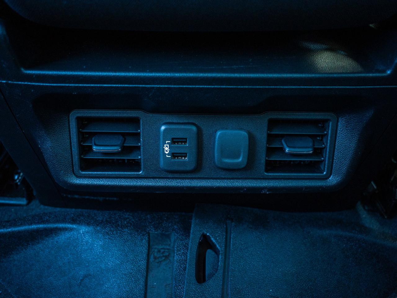 2019 Chevrolet Silverado 1500 RST - Keyless Entry   Tow Hooks Photo