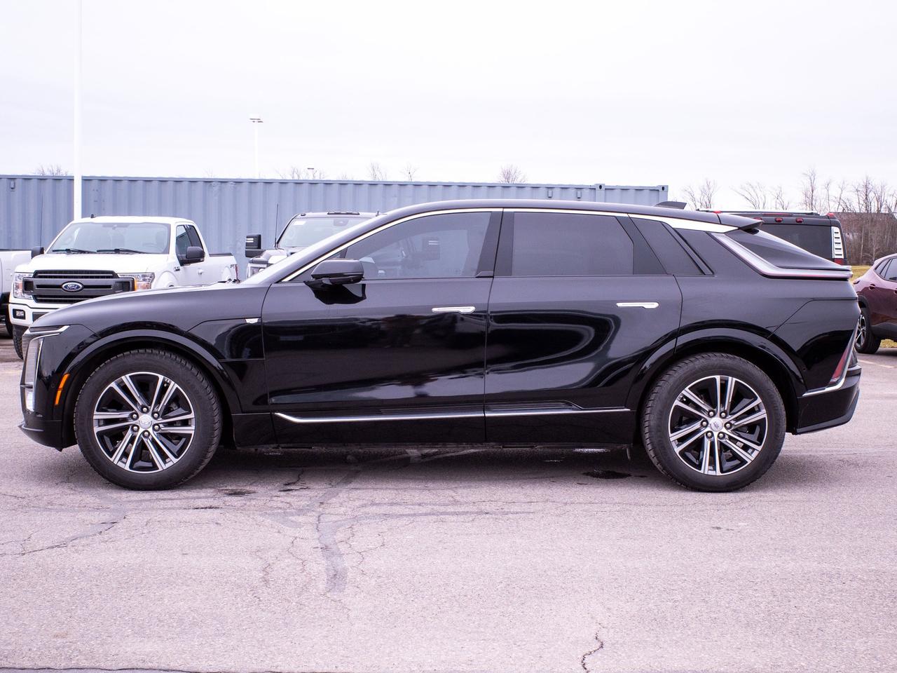 2023 Cadillac LYRIQ RWD Luxury - Rain Sensing Wipers   Hands Free Lift Photo