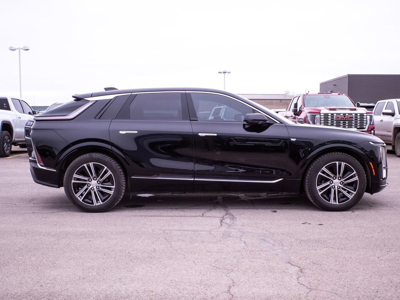 2023 Cadillac LYRIQ RWD Luxury - Rain Sensing Wipers   Hands Free Lift Photo