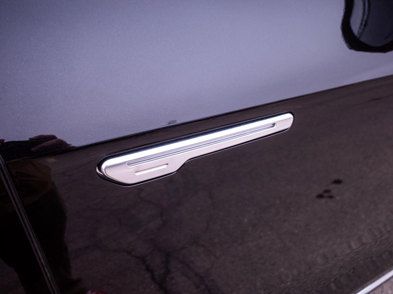 2023 Cadillac LYRIQ RWD Luxury - Rain Sensing Wipers   Hands Free Lift Photo