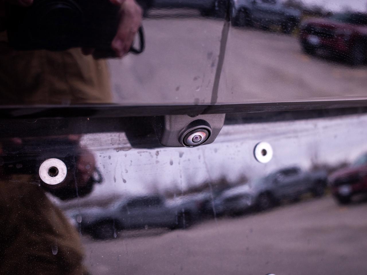 2023 Cadillac LYRIQ RWD Luxury - Rain Sensing Wipers   Hands Free Lift Photo