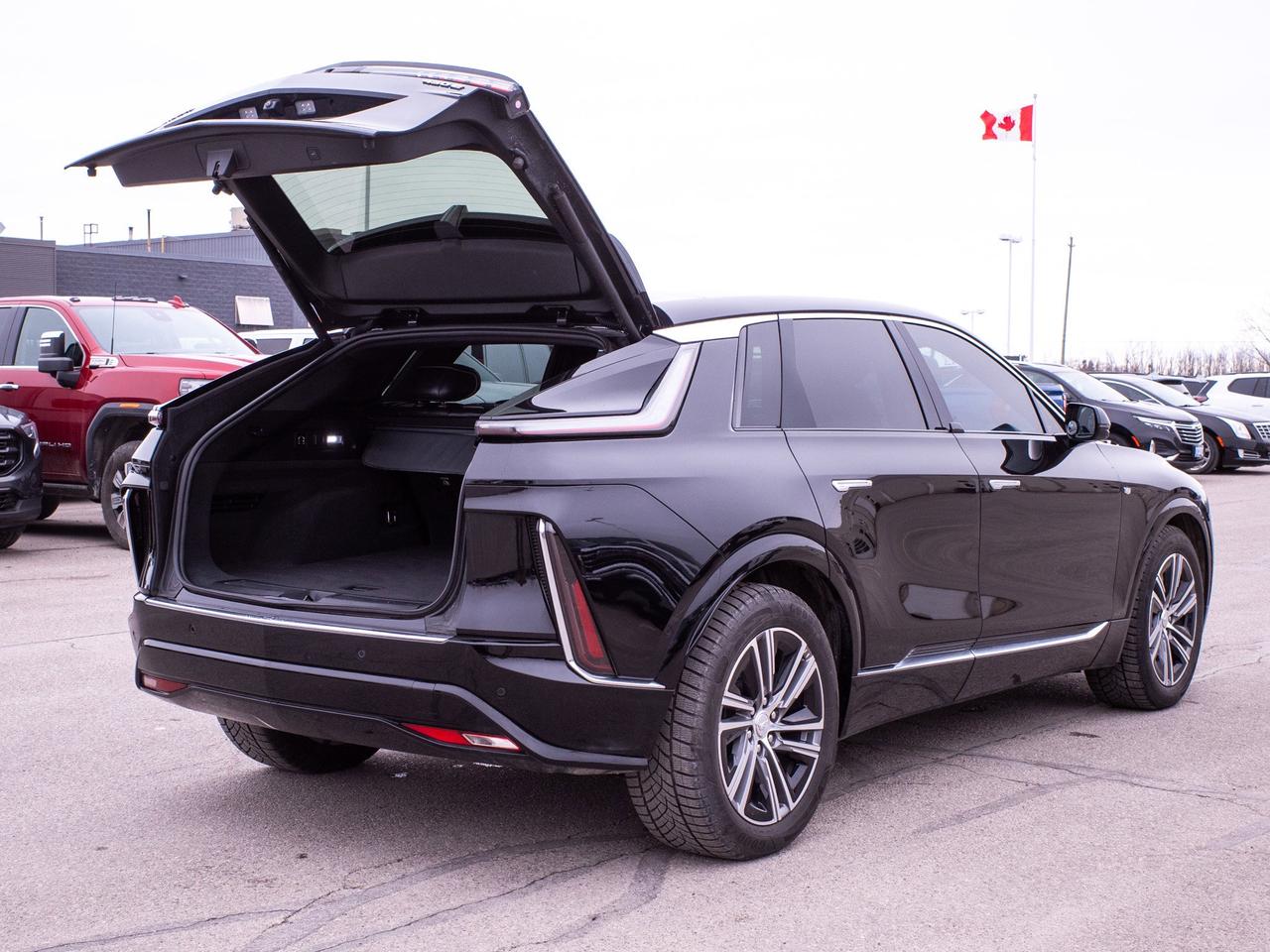 2023 Cadillac LYRIQ RWD Luxury - Rain Sensing Wipers   Hands Free Lift Photo