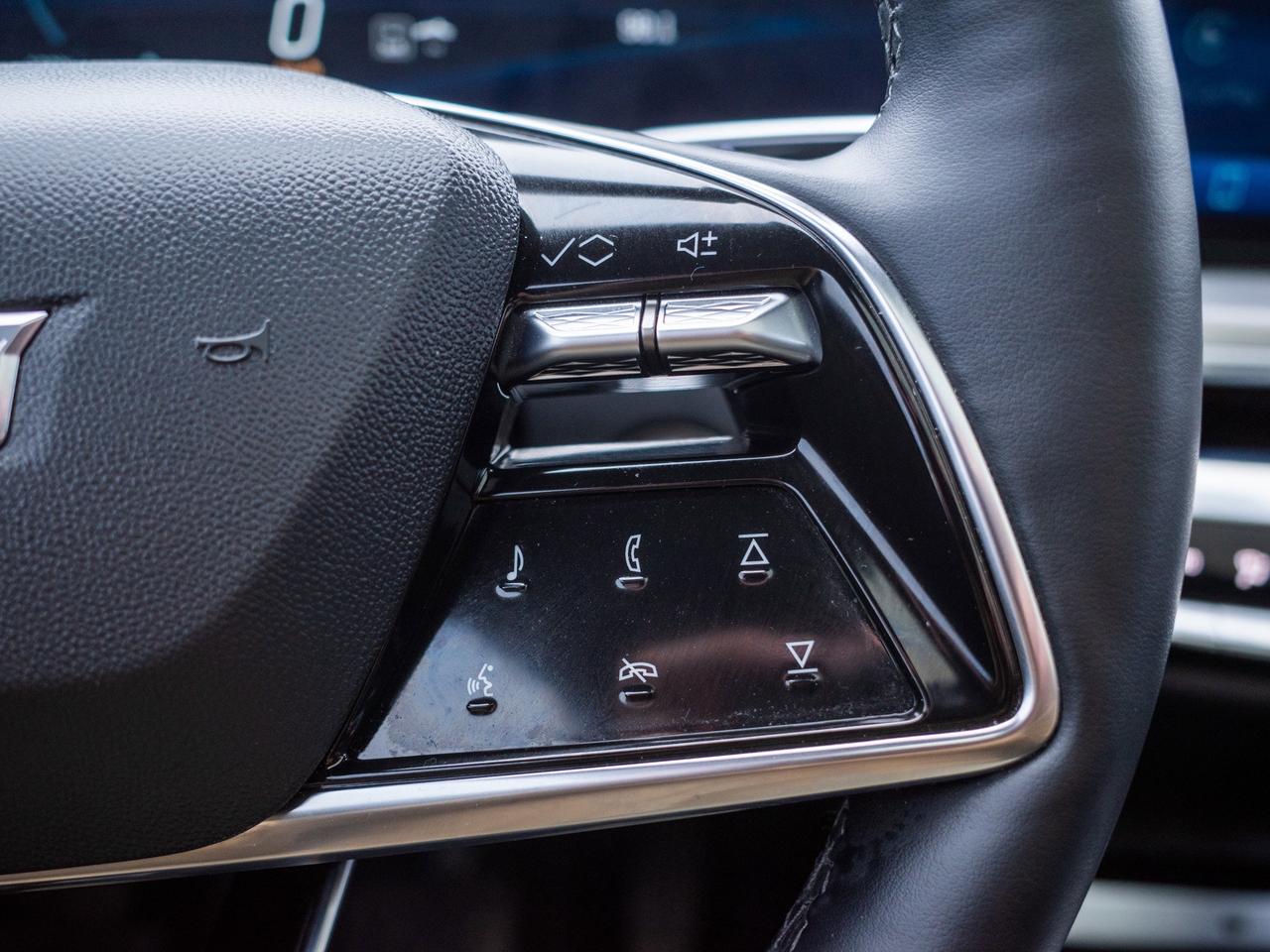 2023 Cadillac LYRIQ RWD Luxury - Rain Sensing Wipers   Hands Free Lift Photo