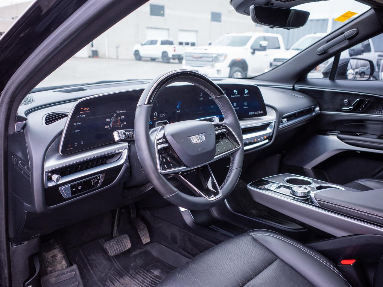 2023 Cadillac LYRIQ RWD Luxury - Rain Sensing Wipers   Hands Free Lift Photo