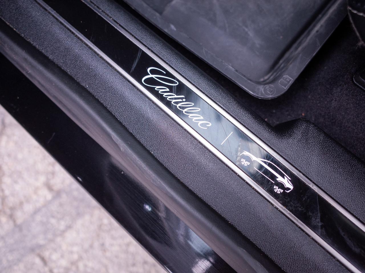 2023 Cadillac LYRIQ RWD Luxury - Rain Sensing Wipers   Hands Free Lift Photo