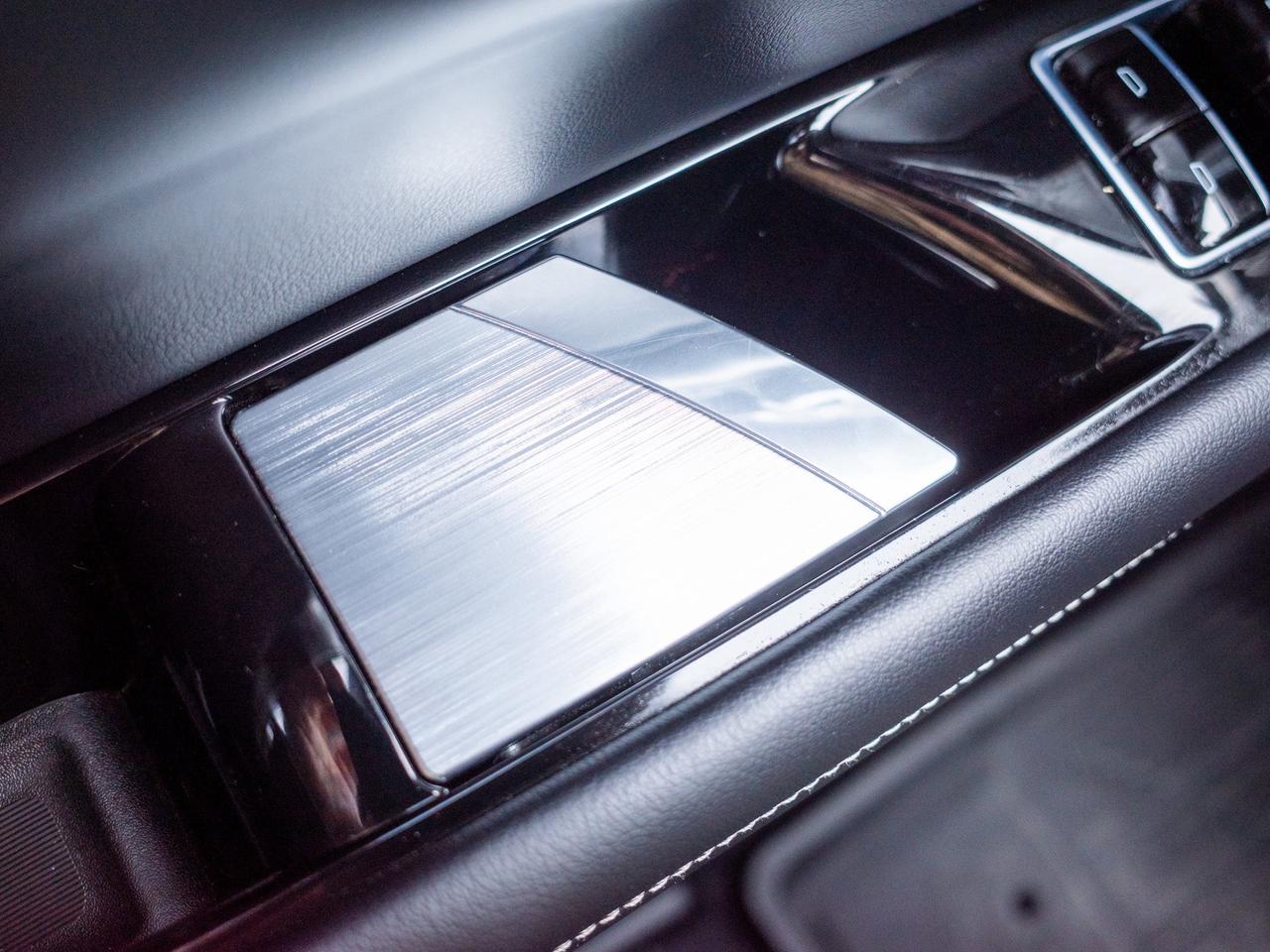 2023 Cadillac LYRIQ RWD Luxury - Rain Sensing Wipers   Hands Free Lift Photo