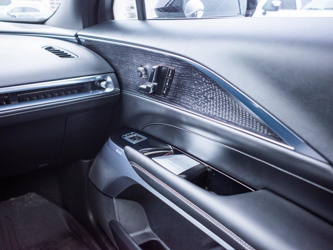 2023 Cadillac LYRIQ RWD Luxury - Rain Sensing Wipers   Hands Free Lift Photo