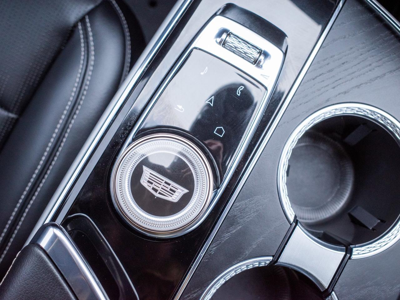 2023 Cadillac LYRIQ RWD Luxury - Rain Sensing Wipers   Hands Free Lift Photo