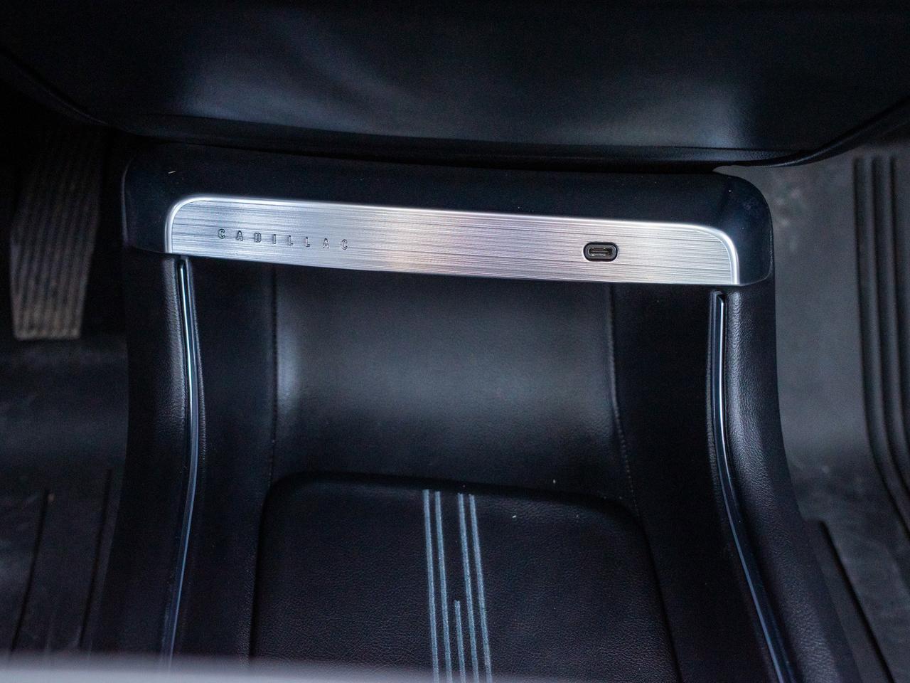 2023 Cadillac LYRIQ RWD Luxury - Rain Sensing Wipers   Hands Free Lift Photo