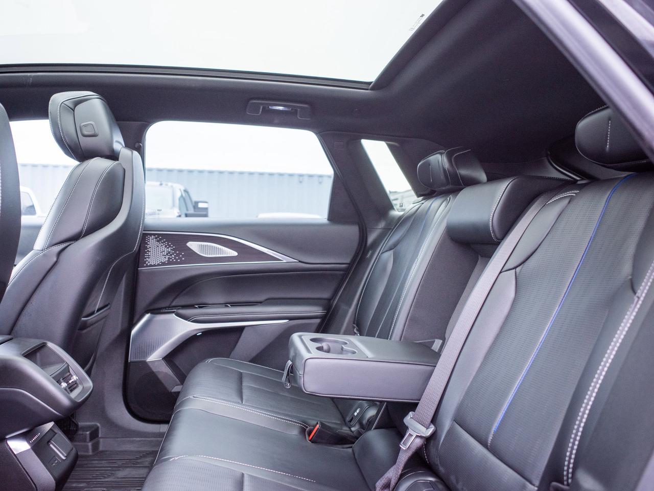 2023 Cadillac LYRIQ RWD Luxury - Rain Sensing Wipers   Hands Free Lift Photo