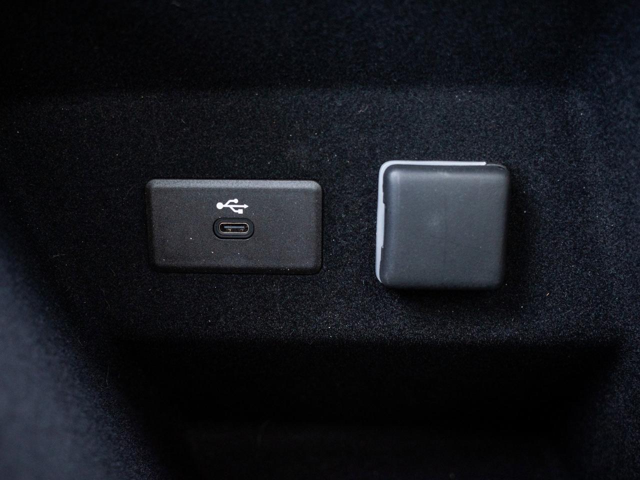 2023 Cadillac LYRIQ RWD Luxury - Rain Sensing Wipers   Hands Free Lift Photo