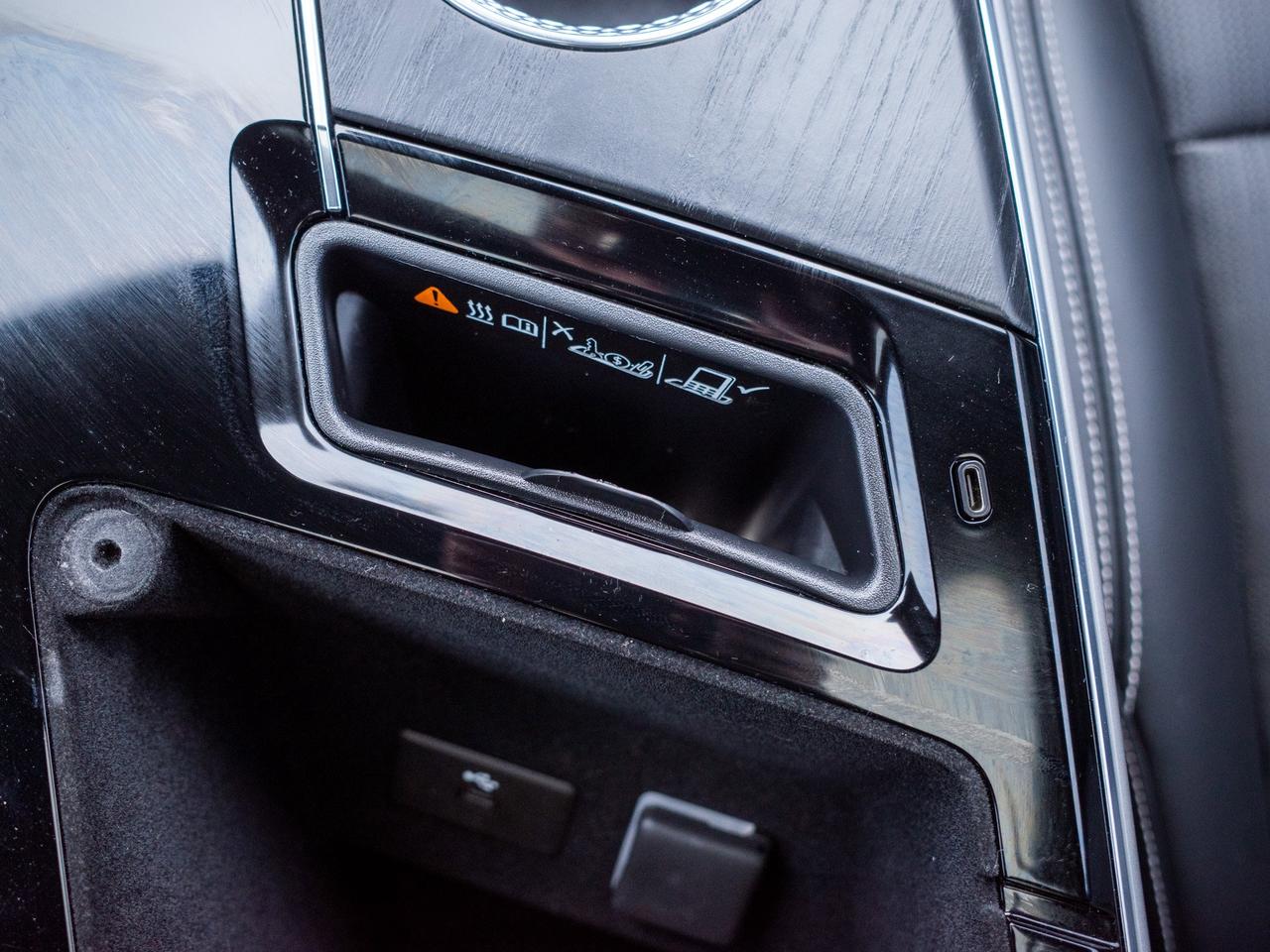 2023 Cadillac LYRIQ RWD Luxury - Rain Sensing Wipers   Hands Free Lift Photo