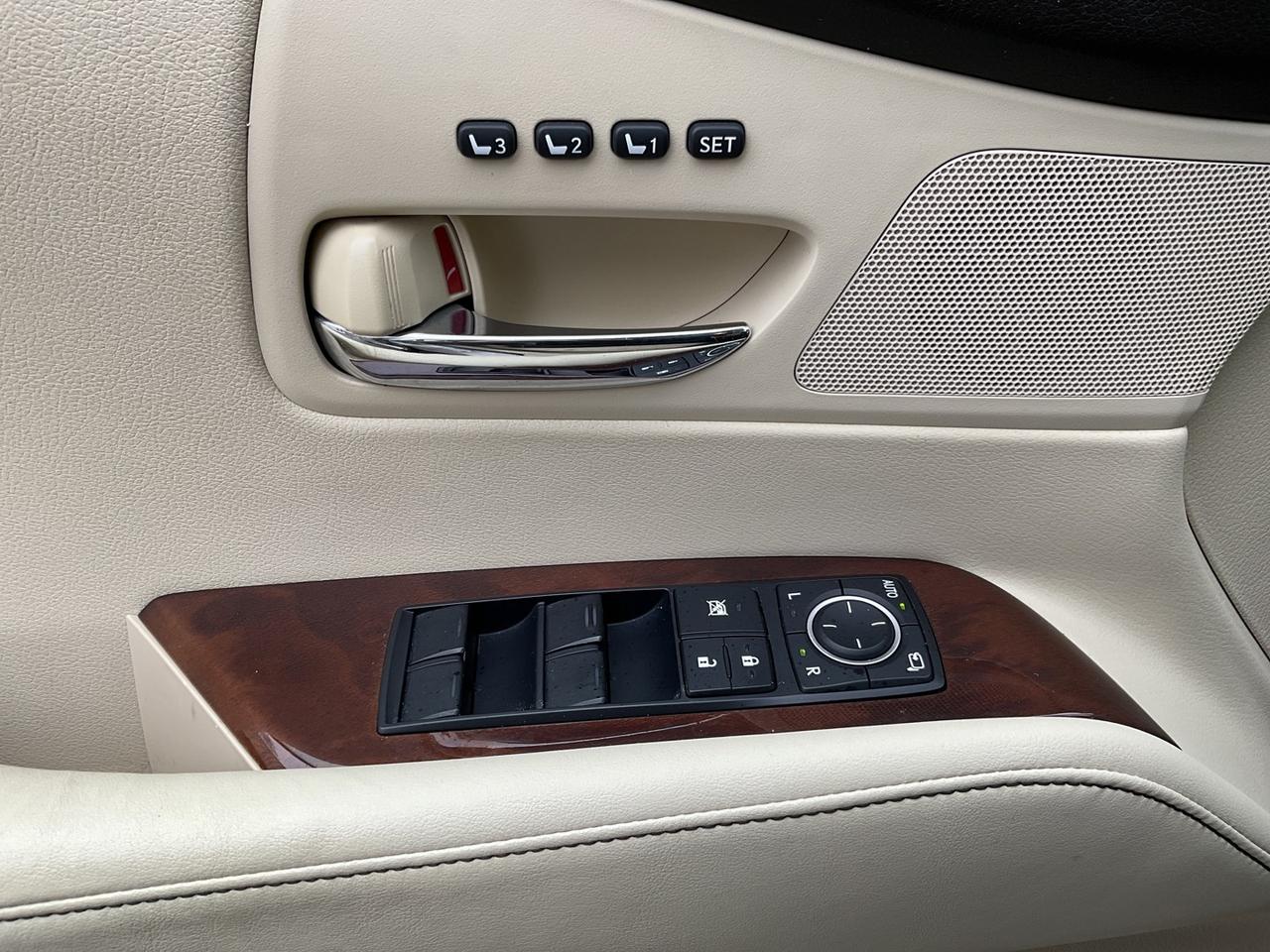 2015 Lexus RX 450h AWD - LEATHER! HUD! NAV! BACK-UP CAM! BSM! MARK LE Photo