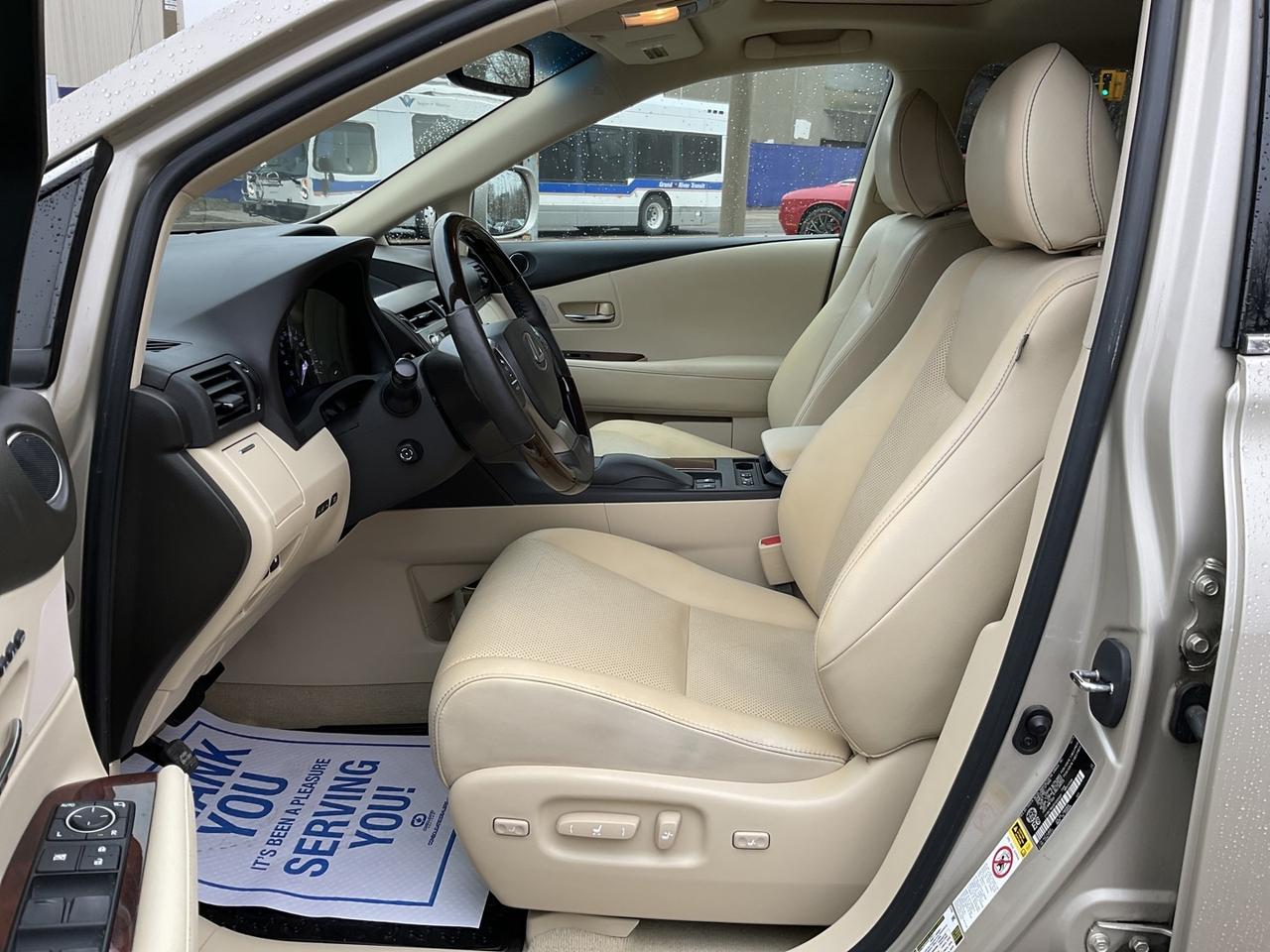 2015 Lexus RX 450h AWD - LEATHER! HUD! NAV! BACK-UP CAM! BSM! MARK LE Photo