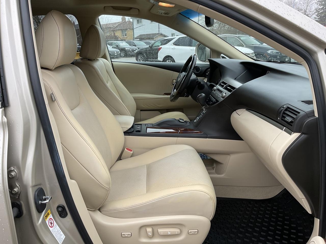 2015 Lexus RX 450h AWD - LEATHER! HUD! NAV! BACK-UP CAM! BSM! MARK LE Photo