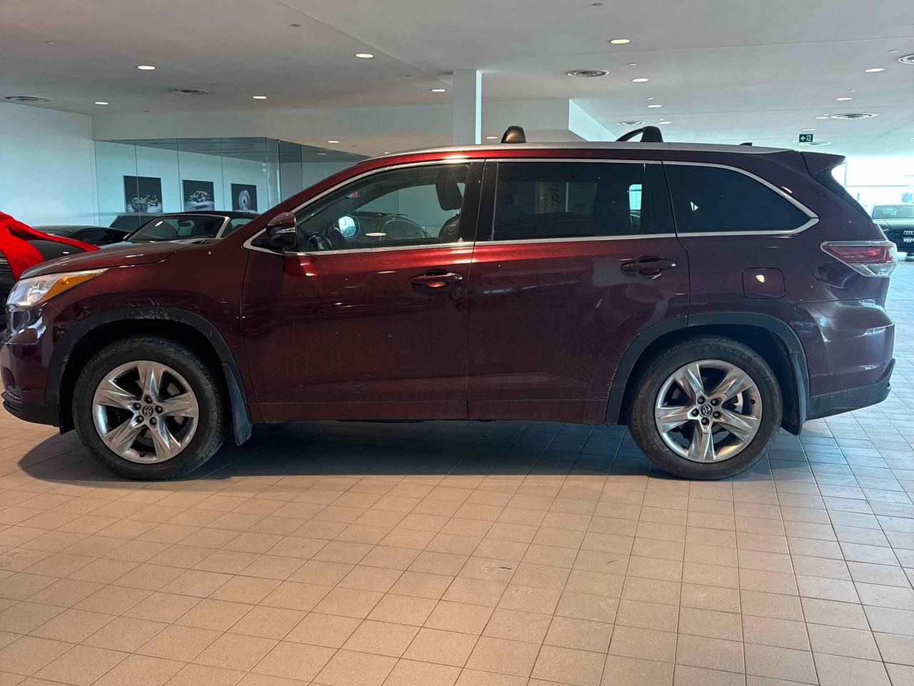 2016 Toyota Highlander Limited AWD V6 - LEATHER! NAV! BACK-UP CAM! BSM! 7 Photo