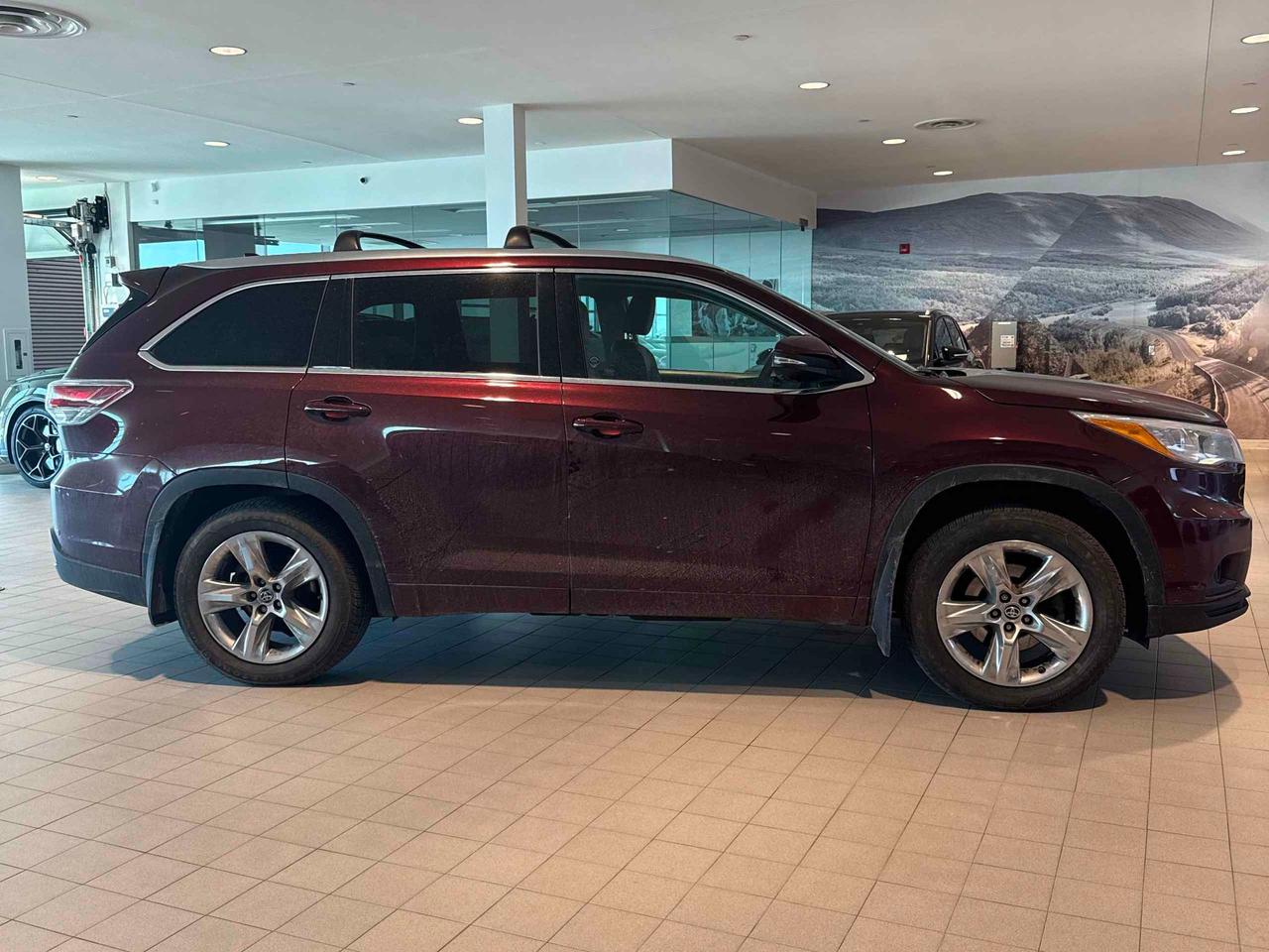 2016 Toyota Highlander Limited AWD V6 - LEATHER! NAV! BACK-UP CAM! BSM! 7 Photo3