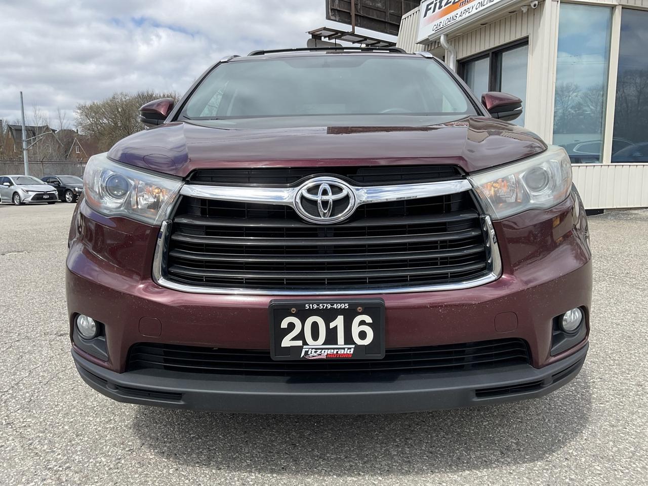 2016 Toyota Highlander Limited AWD V6 - LEATHER! NAV! BACK-UP CAM! BSM! 7 Photo