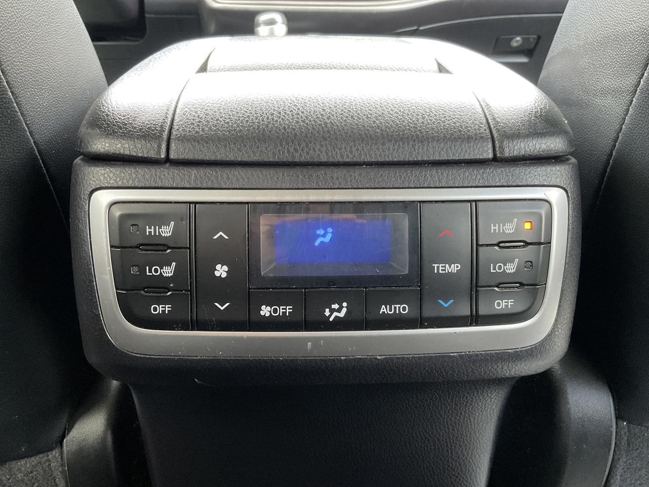 2016 Toyota Highlander Limited AWD V6 - LEATHER! NAV! BACK-UP CAM! BSM! 7 Photo