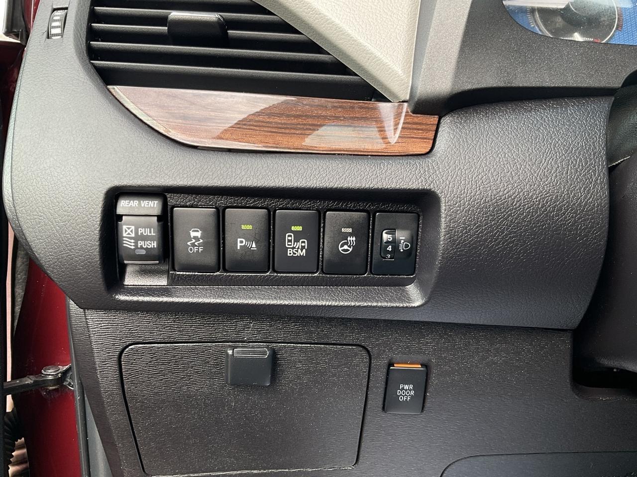 2015 Toyota Sienna LIMITED FWD 7-Passenger V6 - LTHR! NAV! BACK-UP CA Photo