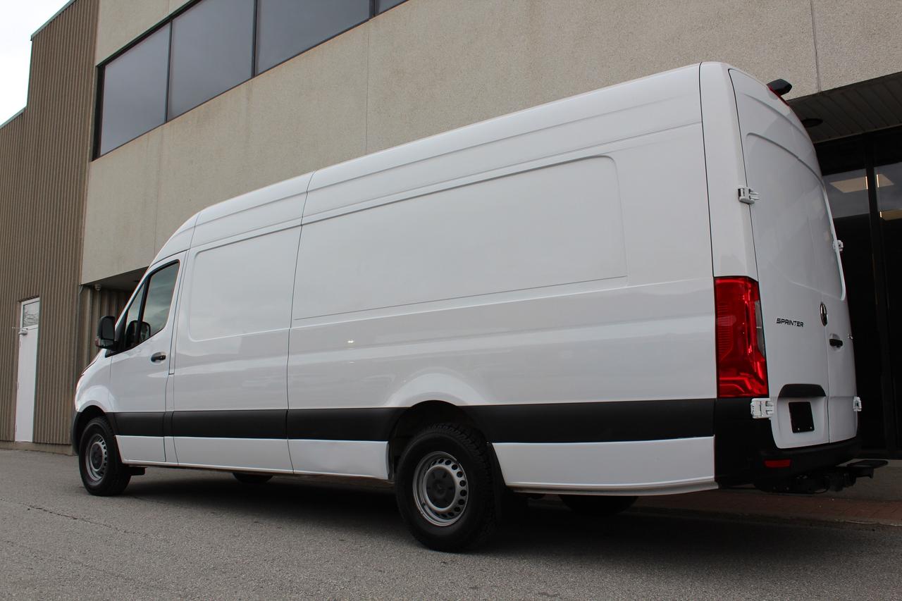 2024 Mercedes-Benz Sprinter Cargo Van 177" "EXTRA EXTENDED" - "TOW PKG" - "H.O DIESEL" Photo