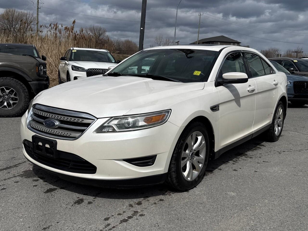 2010 Ford Taurus SEL   MOONROOF   HEATED LEATHER Photo