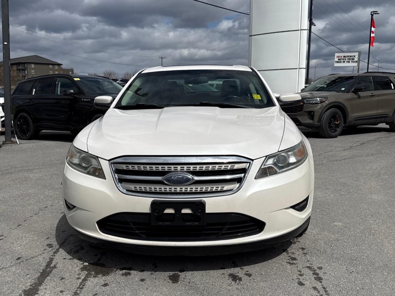 2010 Ford Taurus SEL   MOONROOF   HEATED LEATHER Photo